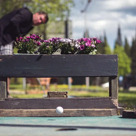 Huhtiniemi Camping Hotel